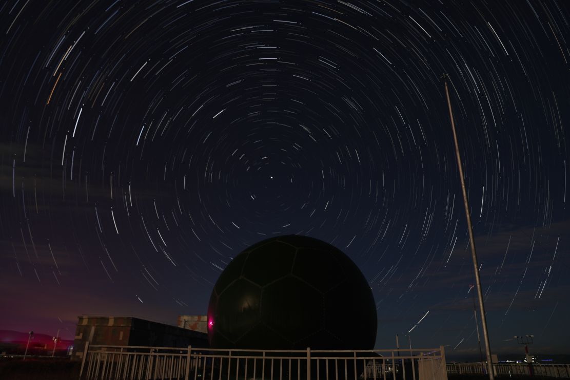 氣象雷達(dá)進(jìn)行天氣監(jiān)測(cè)